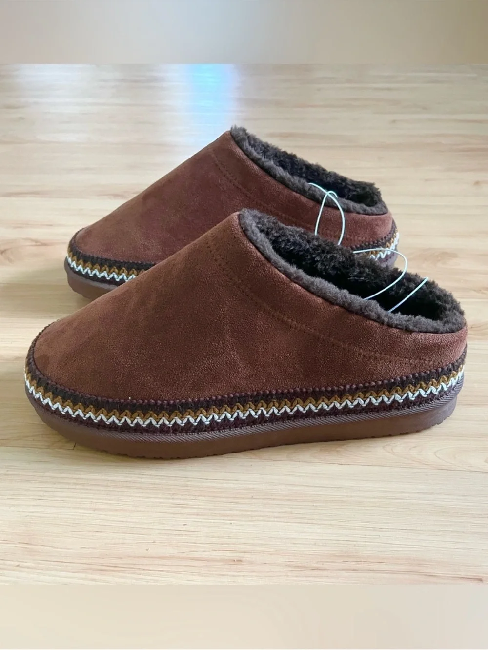 Unltd Women's Brown Suede Slip-On Slippers Faux Fur Lined 9.0 US